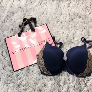 [ Victoria’s Secret ] “Fabulous” Underwire Bra